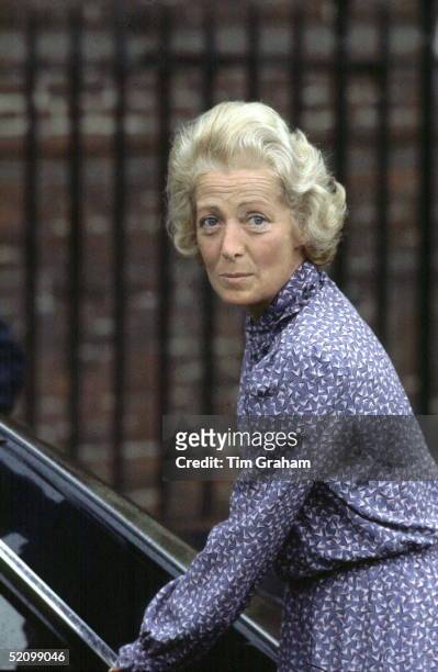 Mrs Frances Shand-kydd Leaving The Lindo Wing Of St Mary's Hospital In Paddington After Visiting Her Daughter, The Princess Of Wales, And Her New...