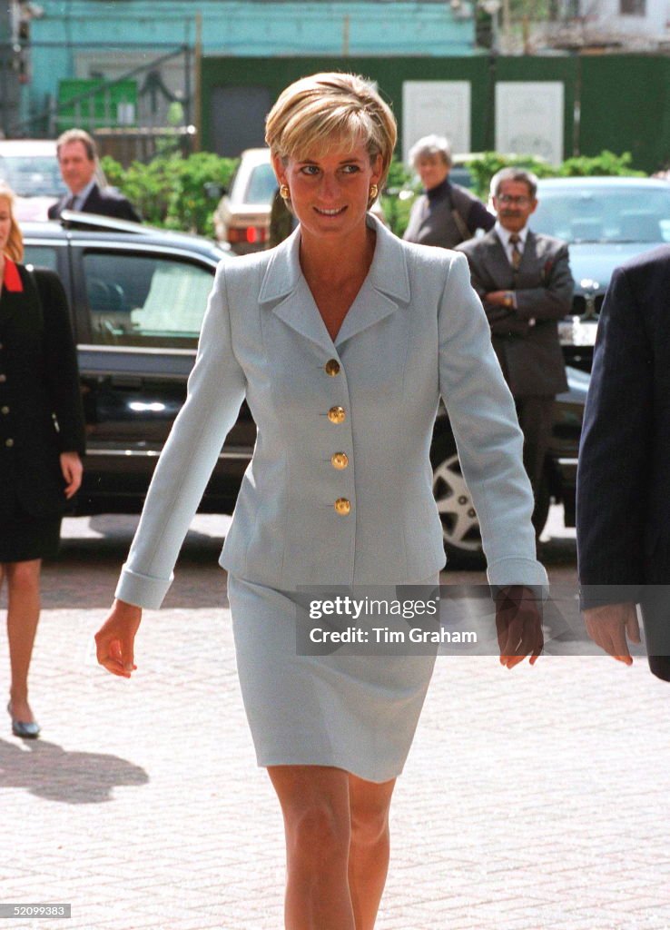 Diana, Princess Of Wales, Visiting The Royal Brompton Hostpital To ...
