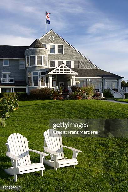 inn by the sea - franz marc frei adirondac stock pictures, royalty-free photos & images