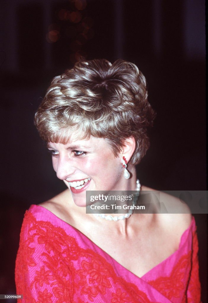 Princess Diana At The Royal Albert Hall In London News Photo Getty princess-diana-at-the-royal-albert-hall-in-london-news-photo-getty
