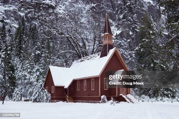 yosemite chapel in winter, yosemite national park, california - america 1988 stock pictures, royalty-free photos & images