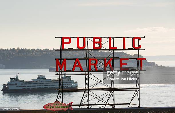 pike place market sign. - pike place market stock-fotos und bilder