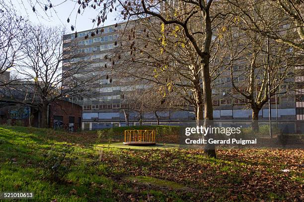 derelict buildings - heygate estate stock pictures, royalty-free photos & images