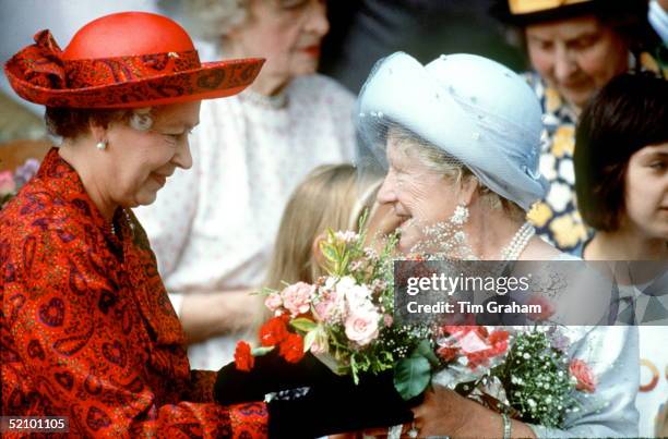 Queen Rozay 1,541 Britain Queen Mother Birthday Stock Photos, High-Res Pictures ...