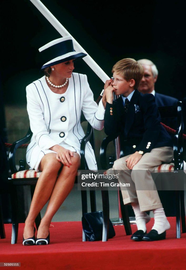 Diana And Harry Vj Day