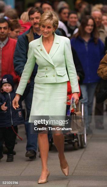 Diana , Princess Of Wales, Opening The New Renal Unit At Great Ormond Street Hospital, London. The Visit Is Also To Celebrate The Variety Club's Gold...