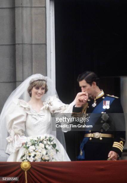 Prince Charles And Princess Diana On The Balcony Of Buckingham Palace On Their Wedding Day.