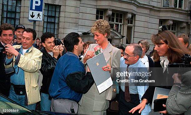 Diana Princess Of Wales Visiting The Royal College Of Nursing, London. She Is Being Mobbed By The Crowd After Returning To Public Life.