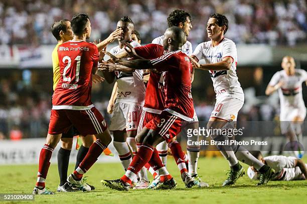 Players of both teams scuffle during a match between Sao Paulo and River Plate as part of Copa Bridgestone Libertadores 2016 at Morumbi Stadium on...