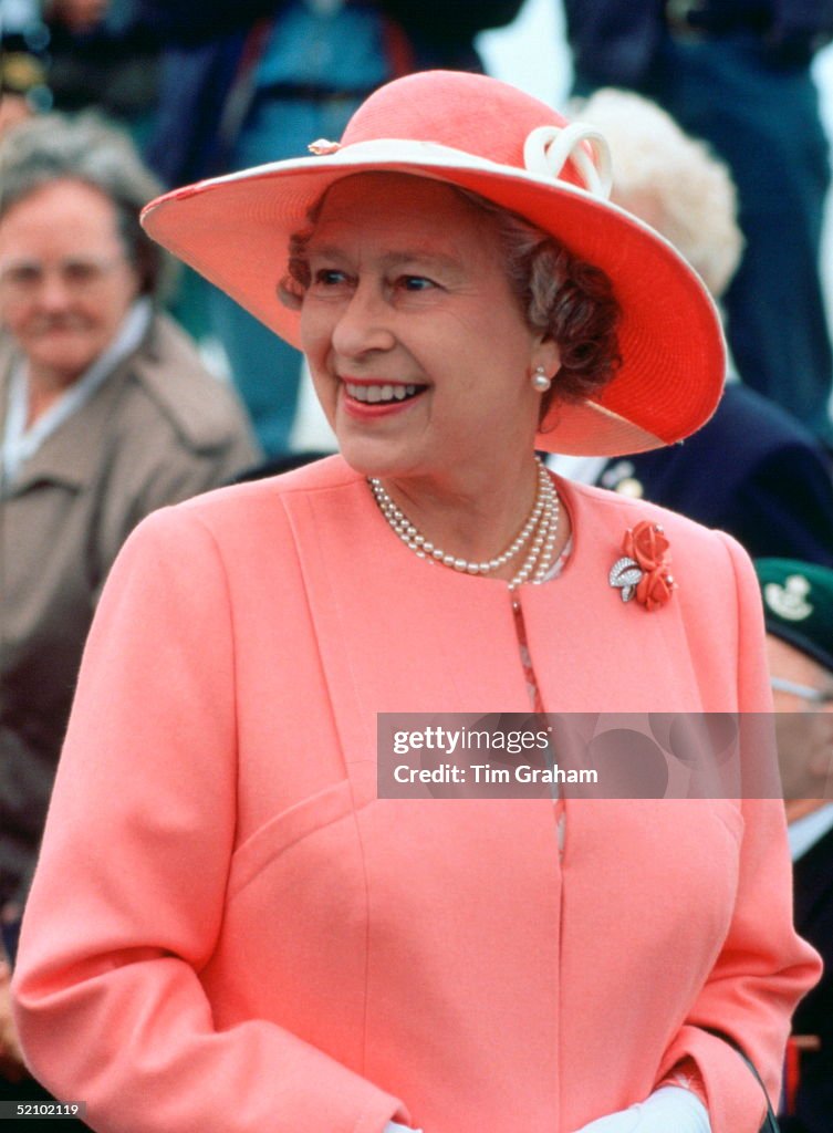 Queen Smiling France