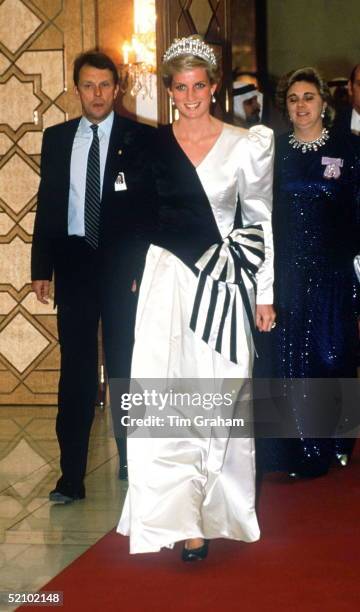 Princess Diana Arriving For Dinner At The Crown Prince Palace At Rawdah In Saudi Arabia. Behind Are Her Bodyguard Graham Smith And Lady In Waiting...