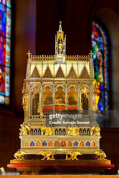 europe, europe central, hungary, budapest, st. stephen's basilica, history of the relic, hand of king stephen founder of state. - reliquary stock pictures, royalty-free photos & images