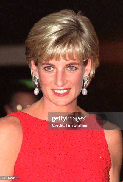 Diana, Princess Of Wales, Attending A Gala Dinner In Washington Held By The American Red Cross To Raise Funds For Landmine Victims Around The World....