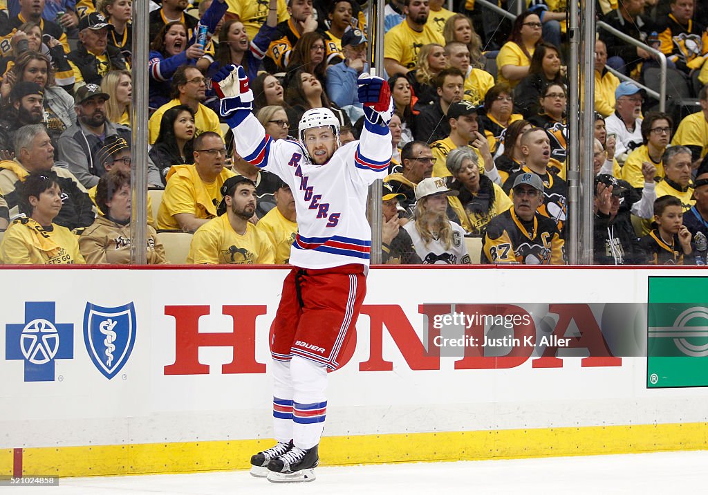 New York Rangers v Pittsburgh Penguins - Game One