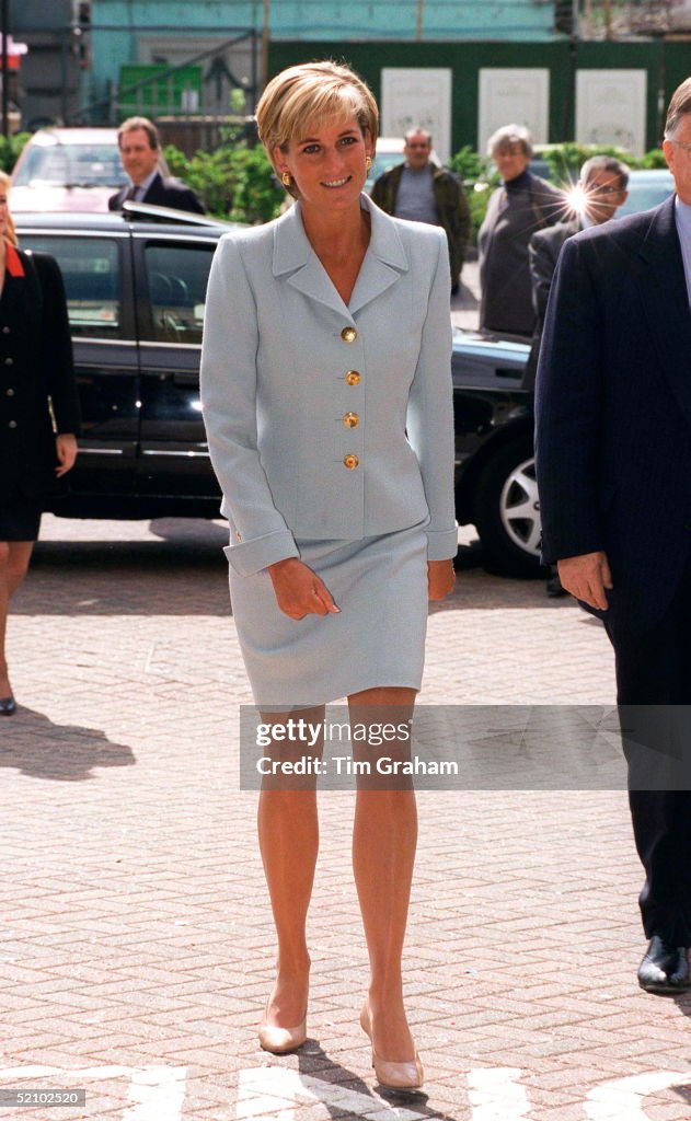 Diana Arriving At Brompton Hospital