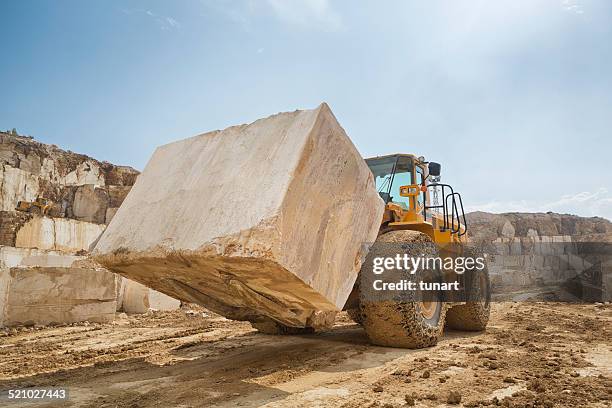 large marble quarry - marble rock 個照片及圖片檔