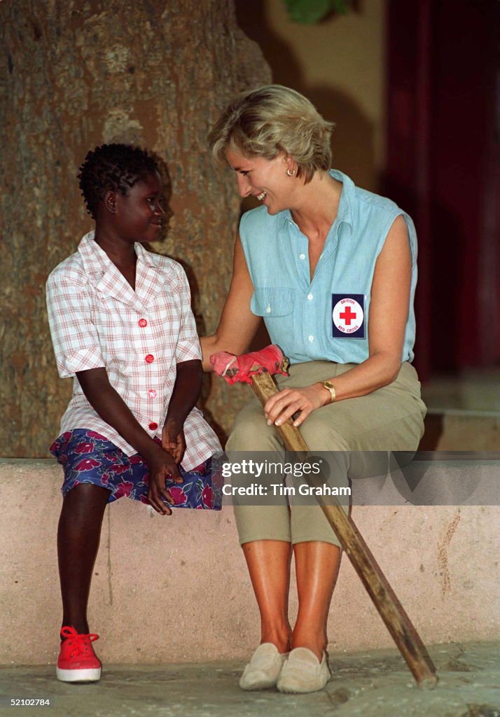 Diana And Landmine Victim Angola