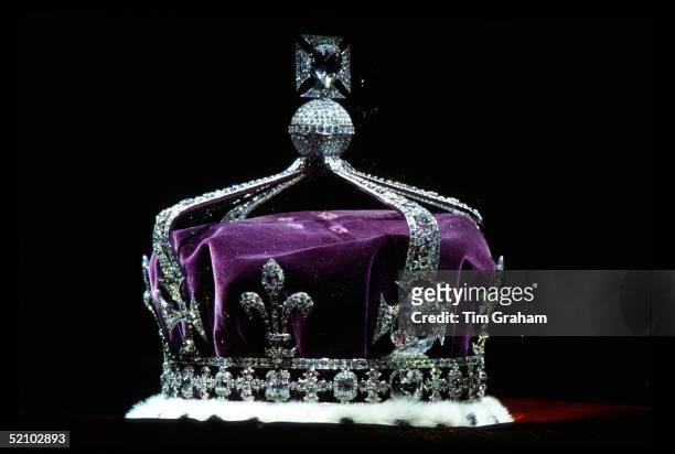 The Crown Of Queen Elizabeth The Queen Mother Made Of Platinum And Containing The Famous Koh-i-noor Diamond Along With Other Gems.