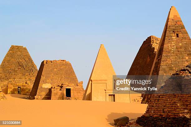 meroe kush kingdom, sudan - pyramid stock pictures, royalty-free photos & images