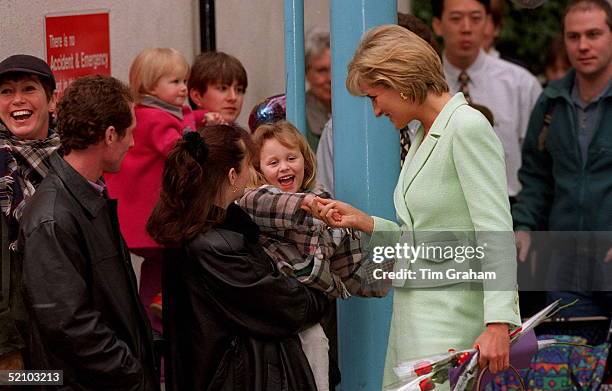 Diana , Princess Of Wales, Opening The New Renal Unit At Great Ormond Street Hospital, London. The Visit Is Also To Celebrate The Variety Club's Gold...