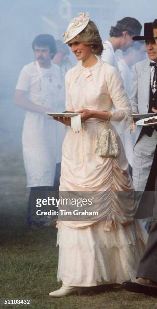Princess Diana Dressed In Traditional Klondike Outfit For A Barbecue At Fort Edmonton In Canada.