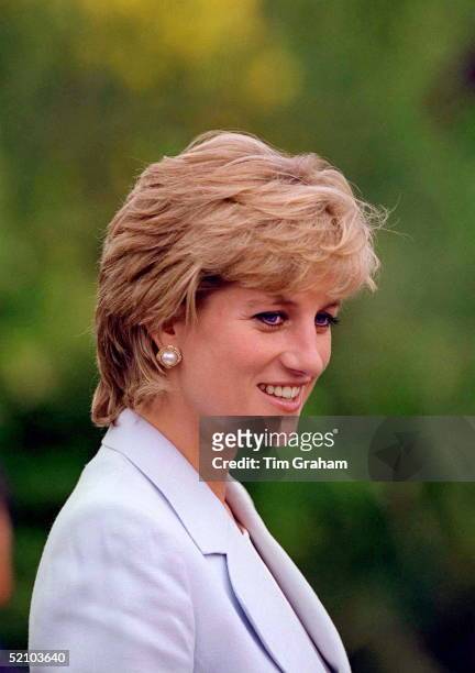512 Princess Diana Haircut Photos and Premium High Res Pictures - Getty  Images