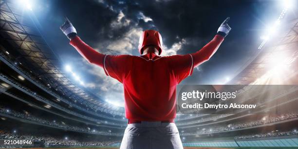 masa empanada ingresa al estadio de béisbol - baseball strip fotografías e imágenes de stock