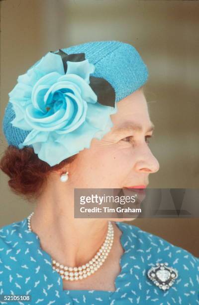 Queen In Tuvalu, South Pacific. Wearing The Cullinan V Heart Brooch.
