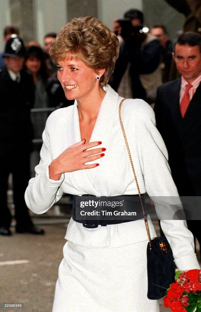 Diana Visits Sexual Health Centre