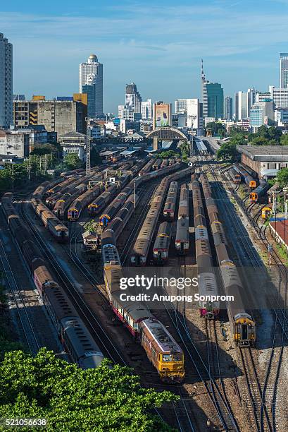 bangkok central train station - treinstation stockfoto's en -beelden