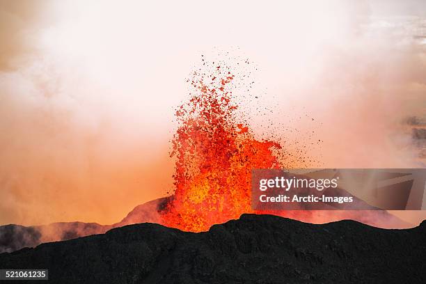 volcano eruption, holuhraun, bardarbunga, iceland - iceland volcano stock pictures, royalty-free photos & images