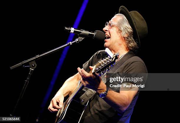 Bearded Ed Roland 1,548 Collective Soul Photos Stock Photos, High-Res Pictures, and ...