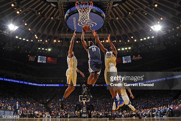 Hairston of the Memphis Grizzlies drives to the basket against the Golden State Warriors on April 13, 2016 at Oracle Arena in Oakland, California....