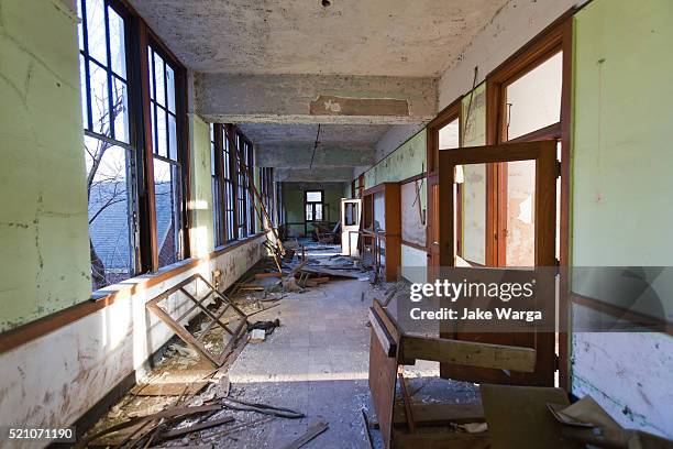 abandoned school, detroit, michigan - detroit schools - fotografias e filmes do acervo
