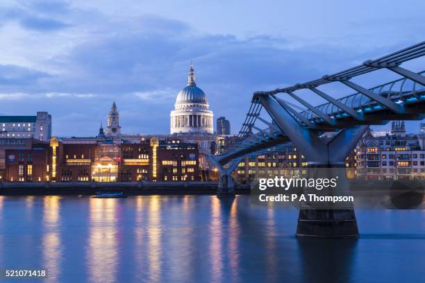 london millennium bridge and st paul's cathedral - ミレニアムブリッジ ストックフォトと画像