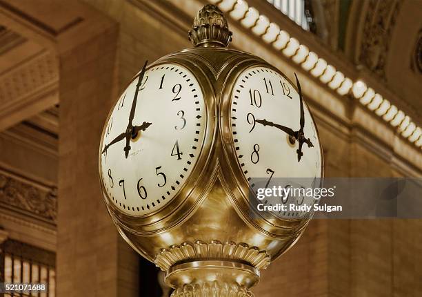 Known Clock Famous Clocks Photos and Premium High Res Pictures - Getty Images