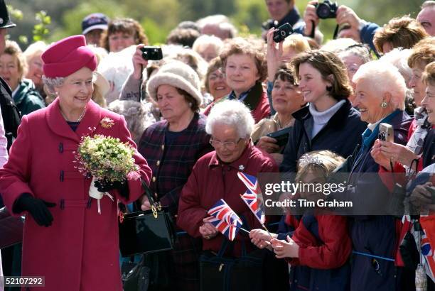 Queen Elizabeth Ll Smiling At The Start Of Her Golden Jubilee Tour In The South West Of England. The Queen Is Visiting Cornish Gardens In Trelissick....