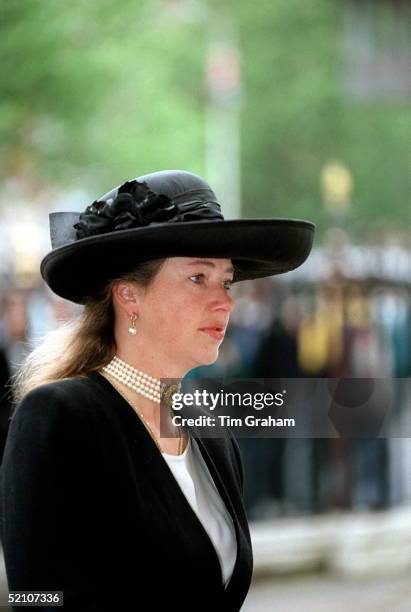 Tiggy Legge-bourke Arriving At Westminster Abbey, London, For The Service Of Thanksgiving For The Life And Work Of Ted Hughes, Poet Laureate.