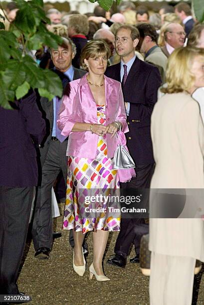 The Earl And Countess Of Wessex [ Prince Edward And Sophie Rhys-jones ] At The Crowded David Frost Party In Chelsea, London.