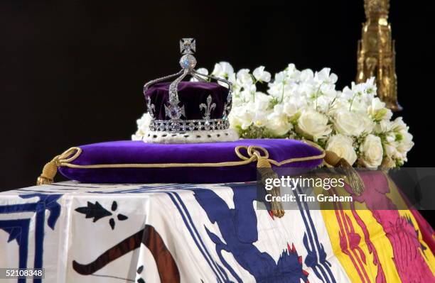 Close-up Of The Coffin With The Wreath Of White Flowers And The Queen Mother's Coronation Crown With The Priceless Koh-i-noor Diamond.