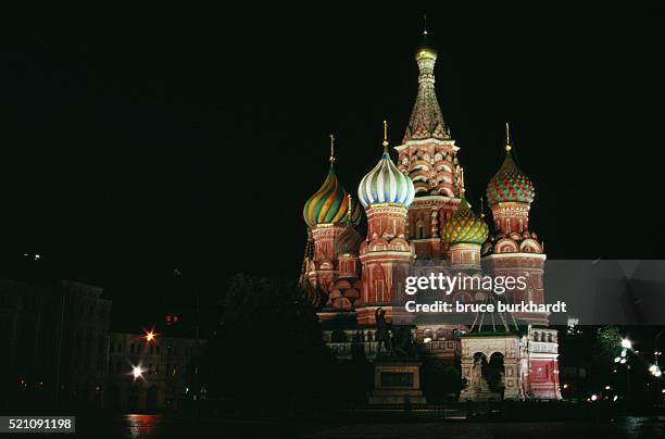 st. basil's at night - red square stock pictures, royalty-free photos & images