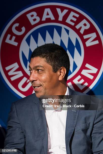 Given Elber of FC Bayern Munchen talks with fellow legends which Mauro Tassotti of AC Milan, Emilio Butragueno of Real Madrid, Youri Djorkaeff of...