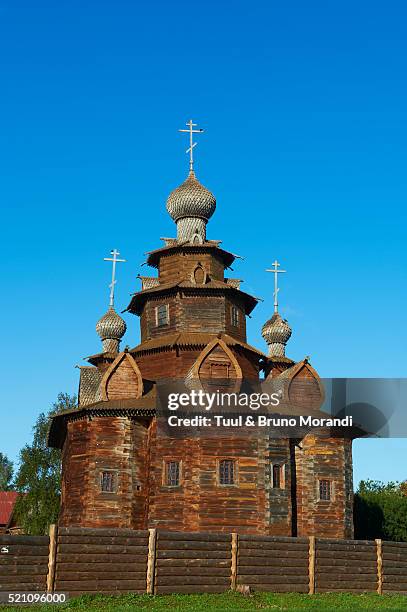 wooden architecture in suzdal, russia - suzdal imagens e fotografias de stock