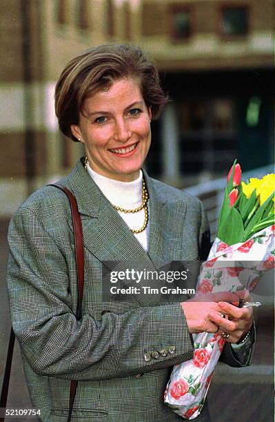 Sophie Rhys-jones With Flowers Given To Her On Her Way To Her Public Relations Office In Mayfair On Her 30th Birthday