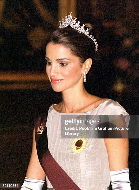 Jordanian State Visit Banquet At Windsor Castle. Queen Rania Of The Hashemite Kingdom Of Jordan.