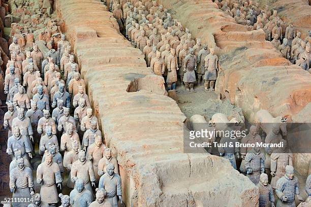 china, shaanxi, xian, the army of terracotta warriors - terracotta army ストックフォトと画像