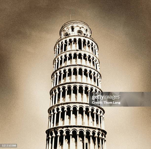 leaning tower of pisa - torre di pisa stock-fotos und bilder