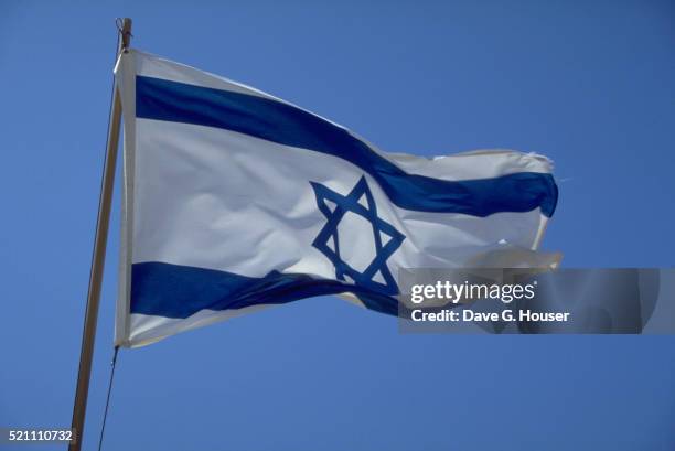 israeli flag - bandera israelí fotografías e imágenes de stock
