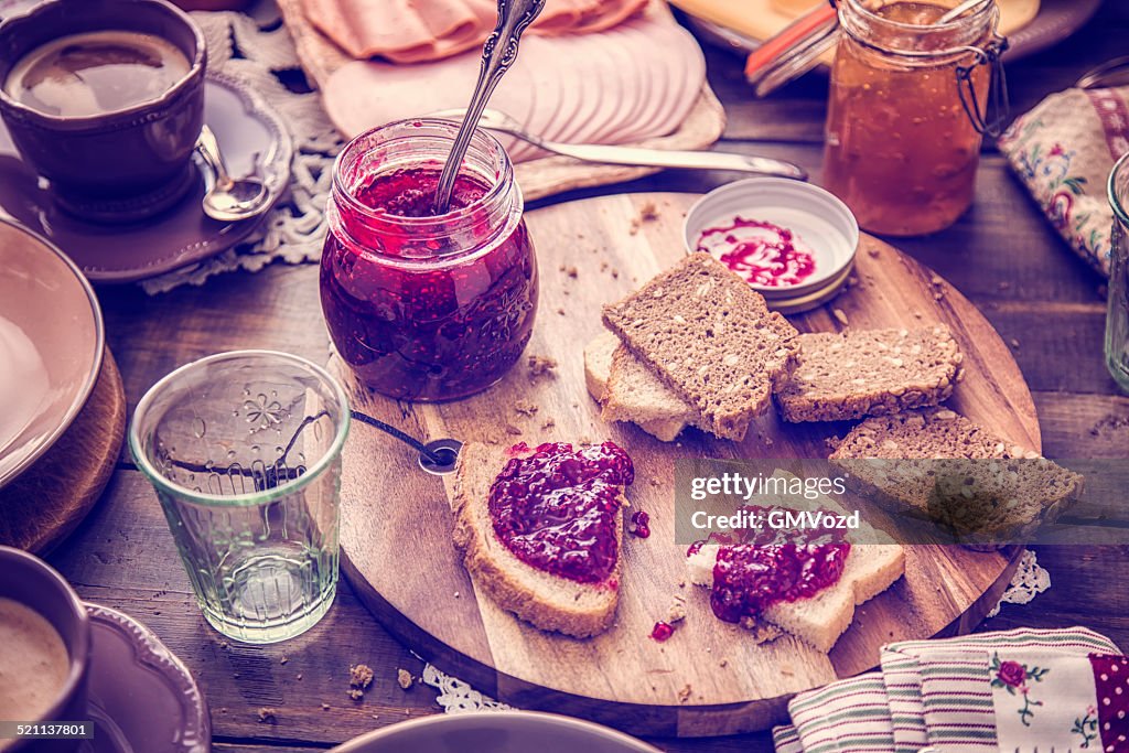 Petit déjeuner traditionnel de Belgique