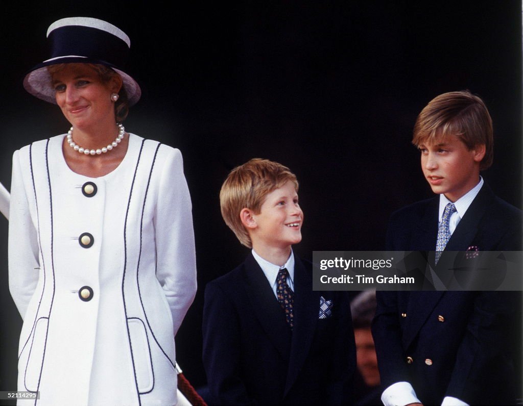 Diana, William And Harry T Vj Day